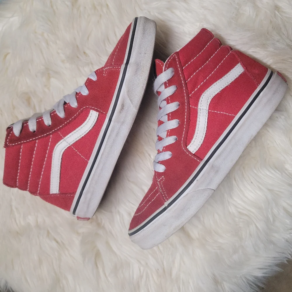 Vans - Picture 1 of 6